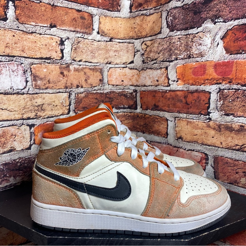 Jordan 1 orange white black